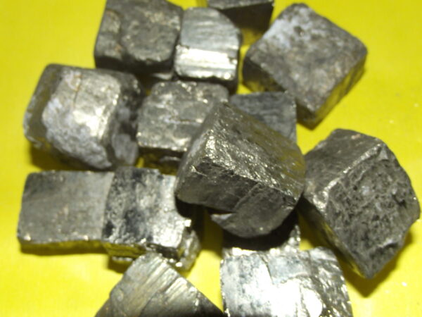 Pirite Cubica Grande Cubo Oro