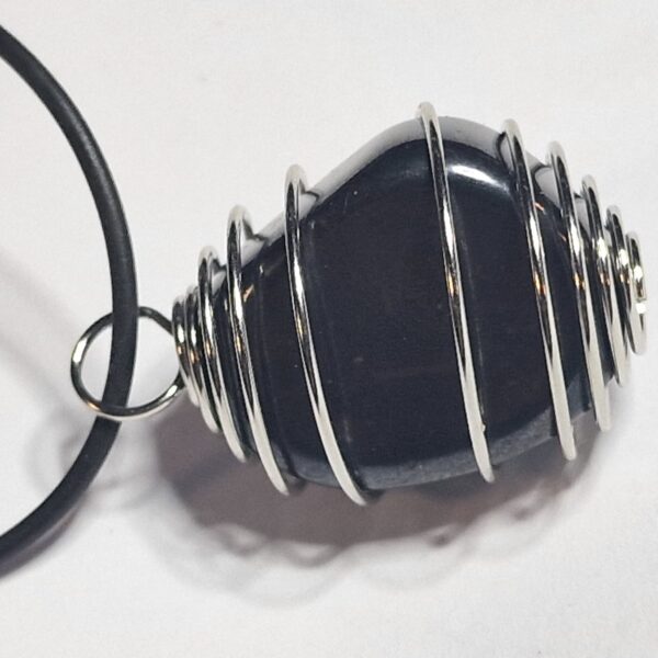 Ciondolo con Magnetite Pietra Burattata Lucidata - immagine 2