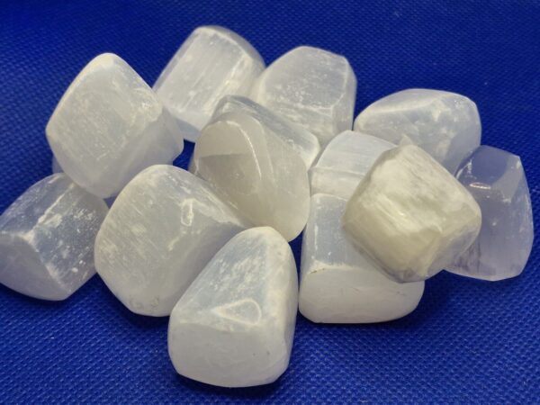 Selenite Sericolite la Pietra degli Angeli Burattata Lucidata