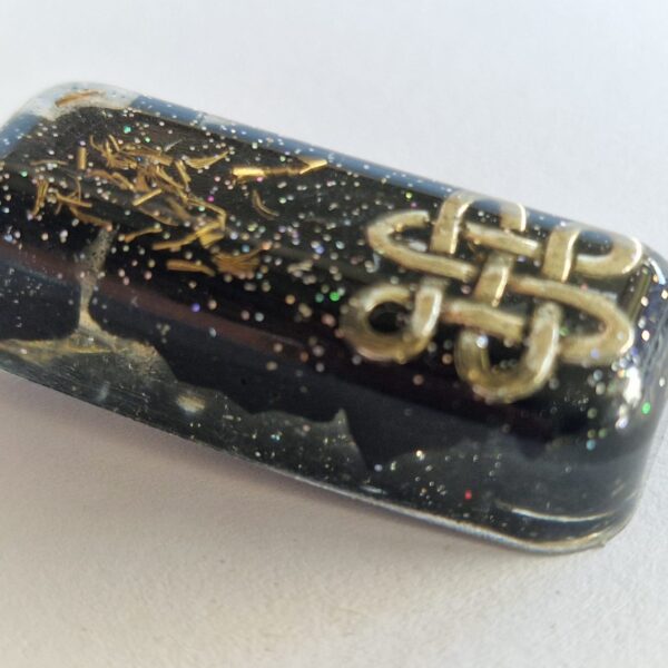 Ciondolo Con Nodo Celtico in Ossidiana Nera in Orgonite - immagine 2