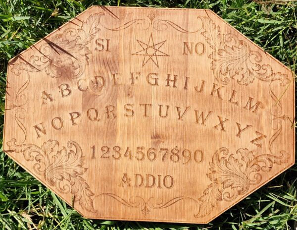Tavola Ouija e Planchette in Legno Pirografato - immagine 3