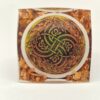 Piramide in Orgonite Corniola e Punta di Quarzo Ialino Nodo Celtico - immagine 2
