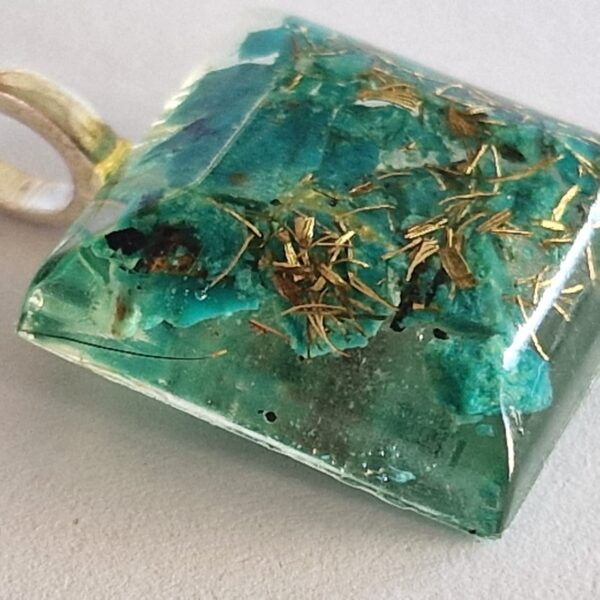 Ciondolo con Crisocolla in Orgonite