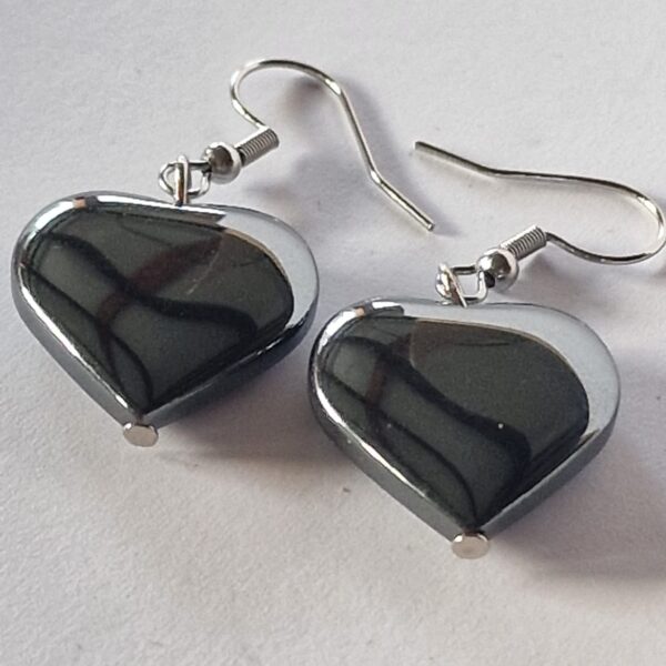 Orecchini Cuore in Ematite - immagine 2