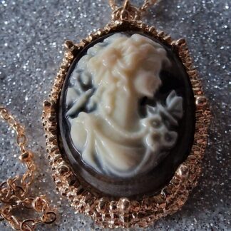 Collana con Ciondolo Cammeo