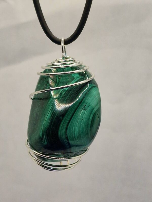 Ciondolo con Malachite Pietra Grande Lucidata Burattata - immagine 5