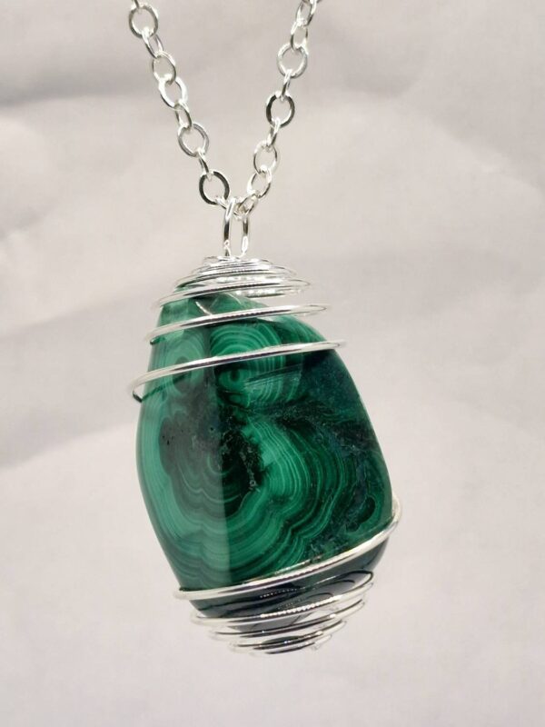 Ciondolo con Malachite Pietra Grande Lucidata Burattata - immagine 3