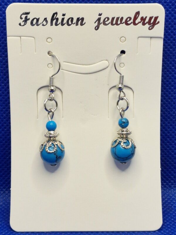 Orecchini con sfere in HOWLITE colorata TURCHESE